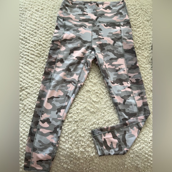 Fabletics Workout Set - Pink & Gray Camo Print (Size S Bra & XS Pants) - Picture 2 of 8